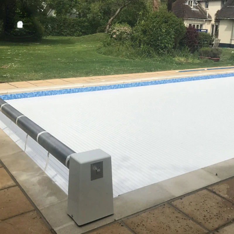 Acessórios para piscina Cobertura retrátil automática de policarbonato personalizada de acordo com a piscina