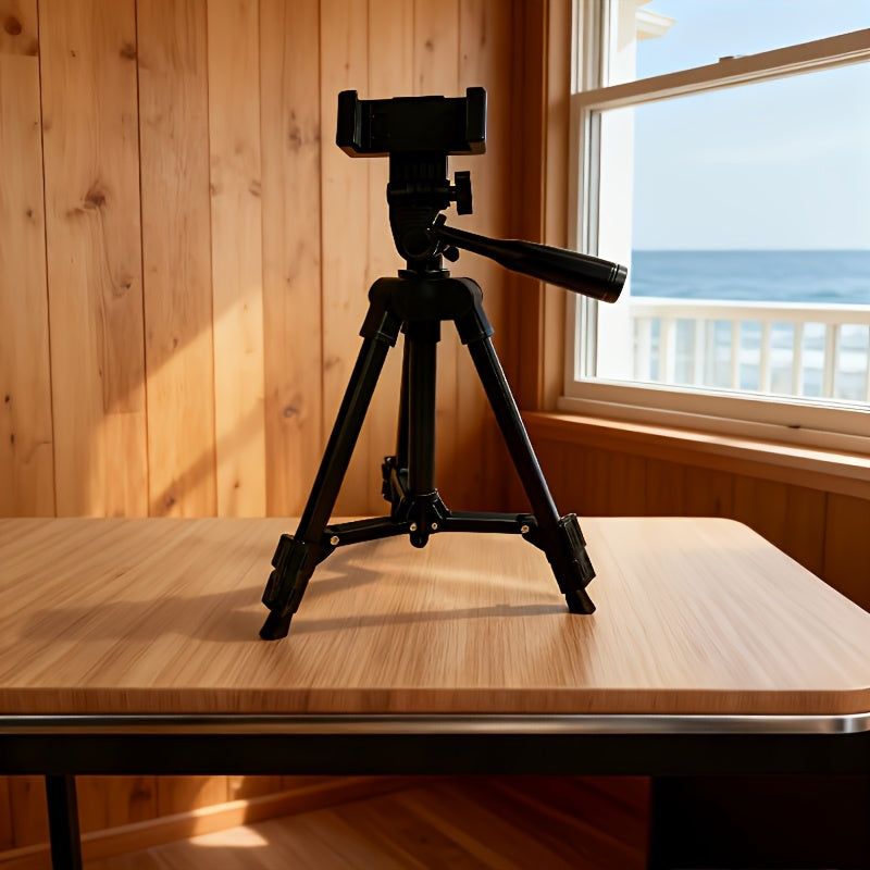 A Lightweight Tripod for Mirrorless Cameras And Smartphones That Can Be Used for Various Activities