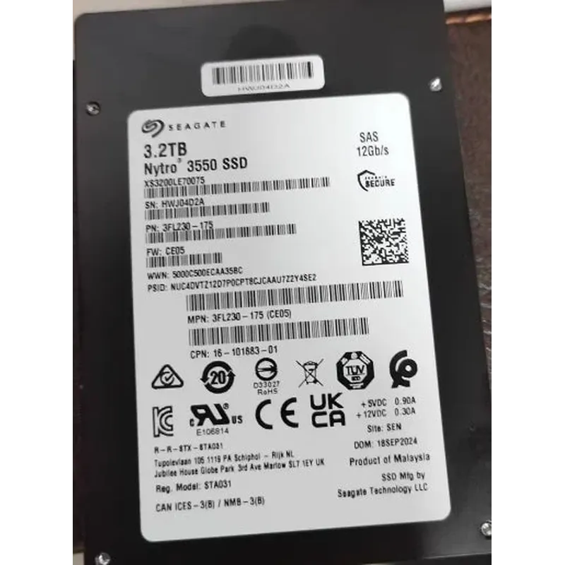 Nytro 3550 3.2T SAS 12G Solid State Drive   Capacity Interface: 3.2T SAS 3.0   Part Number: XS3200LE70045 / XS3200LE70075