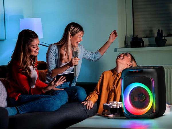 Máquina de karaokê FanFun com 2 microfones, alto-falante Bluetooth portátil com luz RGB, sistema de karaokê para festa em casa de karaokê