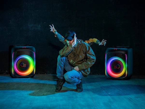 Máquina de karaokê FanFun com 2 microfones, alto-falante Bluetooth portátil com luz RGB, sistema de karaokê para festa em casa de karaokê