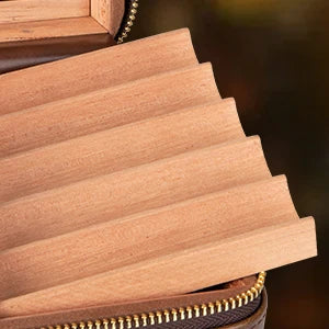 Humidor de charutos de couro com isqueiro, cortador de charutos reto embutido e perfurador de charutos, umidificador e bandeja de cedro