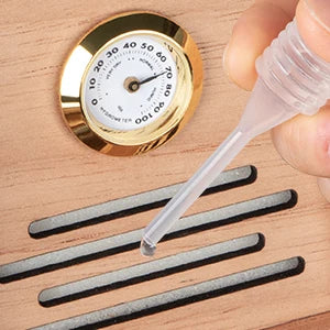 Humidor de charutos de couro com isqueiro, cortador de charutos reto embutido e perfurador de charutos, umidificador e bandeja de cedro