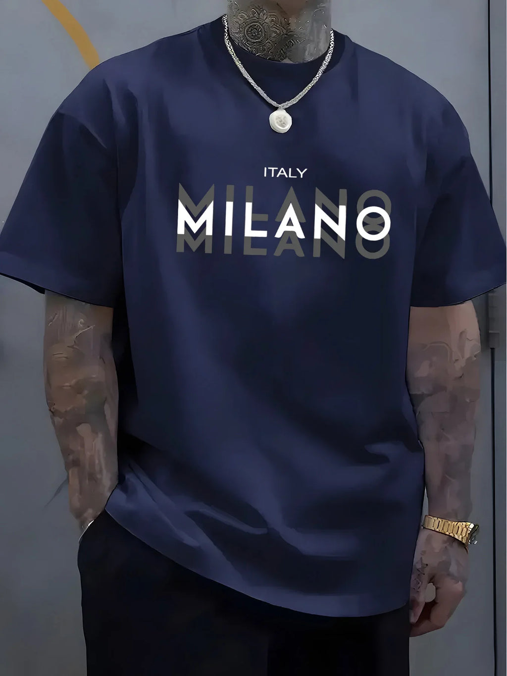 Verão masculino confortável em torno do pescoço de manga curta casual camiseta italiano milão padrão de impressão