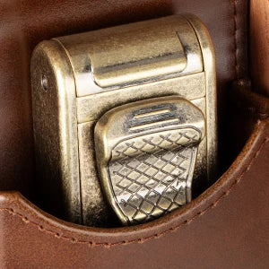 Humidor de charutos de couro com isqueiro, cortador de charutos reto embutido e perfurador de charutos, umidificador e bandeja de cedro