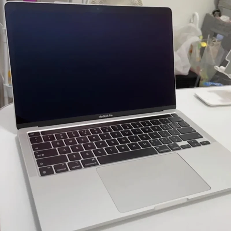 2022 MacBook Pro M2 chip 13 polegadas Touch Bar, Touch ID CPU de 8 núcleos e GPU de 10 núcleos 256G/512G/1TB 8G/16G/24G RAM.